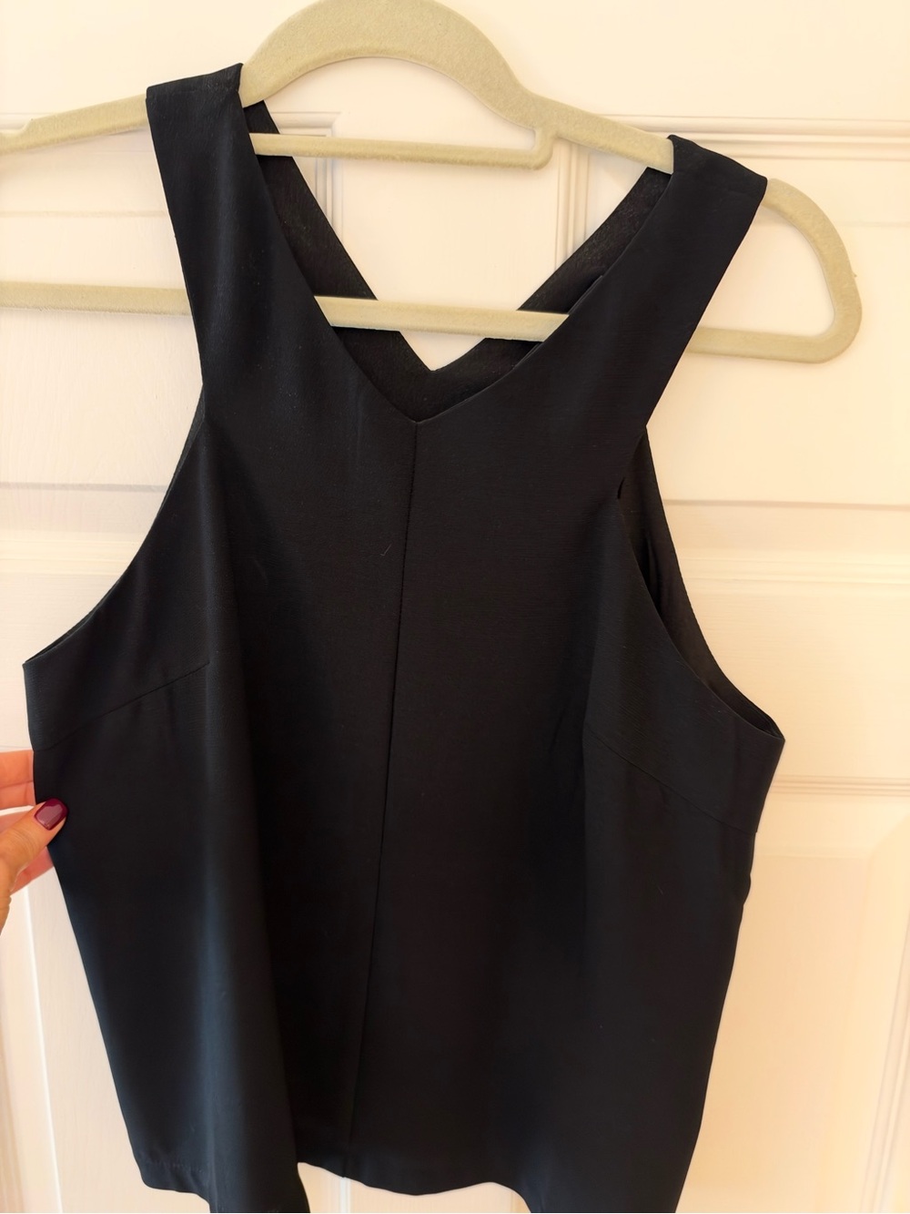Lulu's Black V-Neck Sleeveless Top